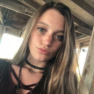 Meet your Posher, Chloe